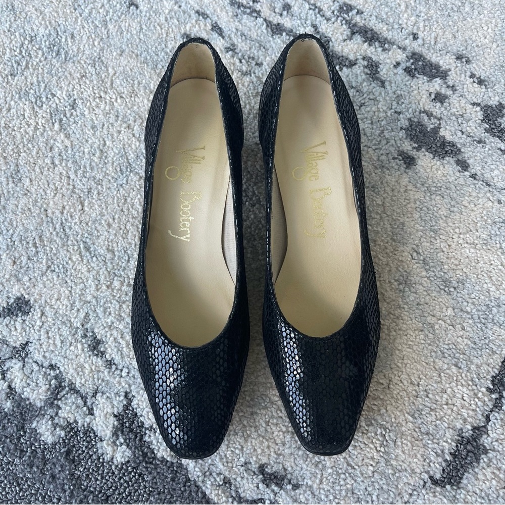 Village Bootery Black Printed Leather Pump